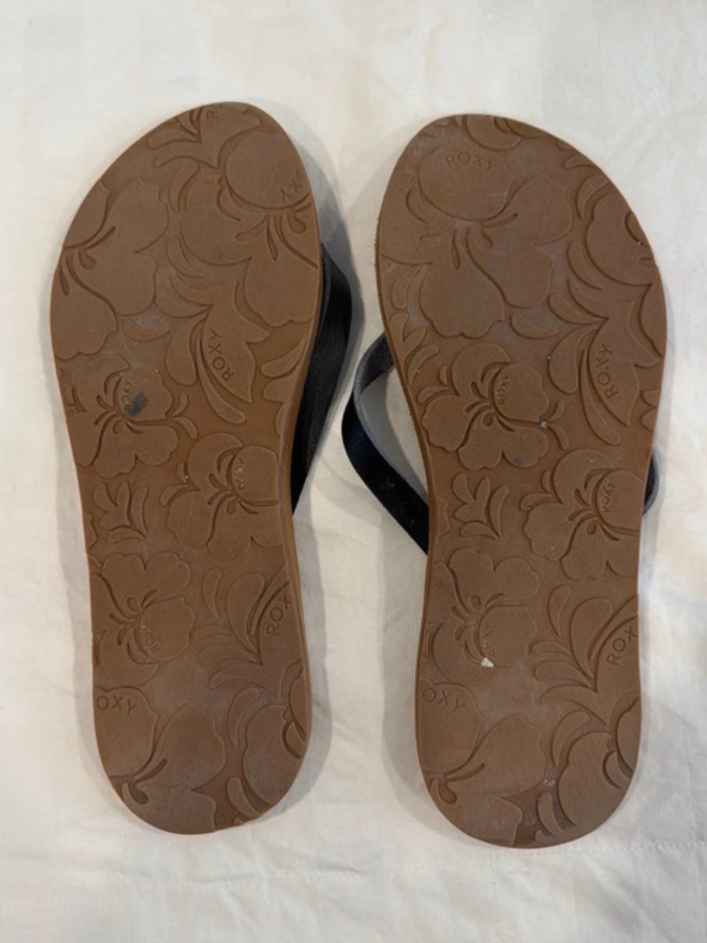 Roxy Brown Footbed Sandals with Braided black Straps - Picture 2 of 3